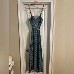 Elegant Green Patterned Maxi Dress